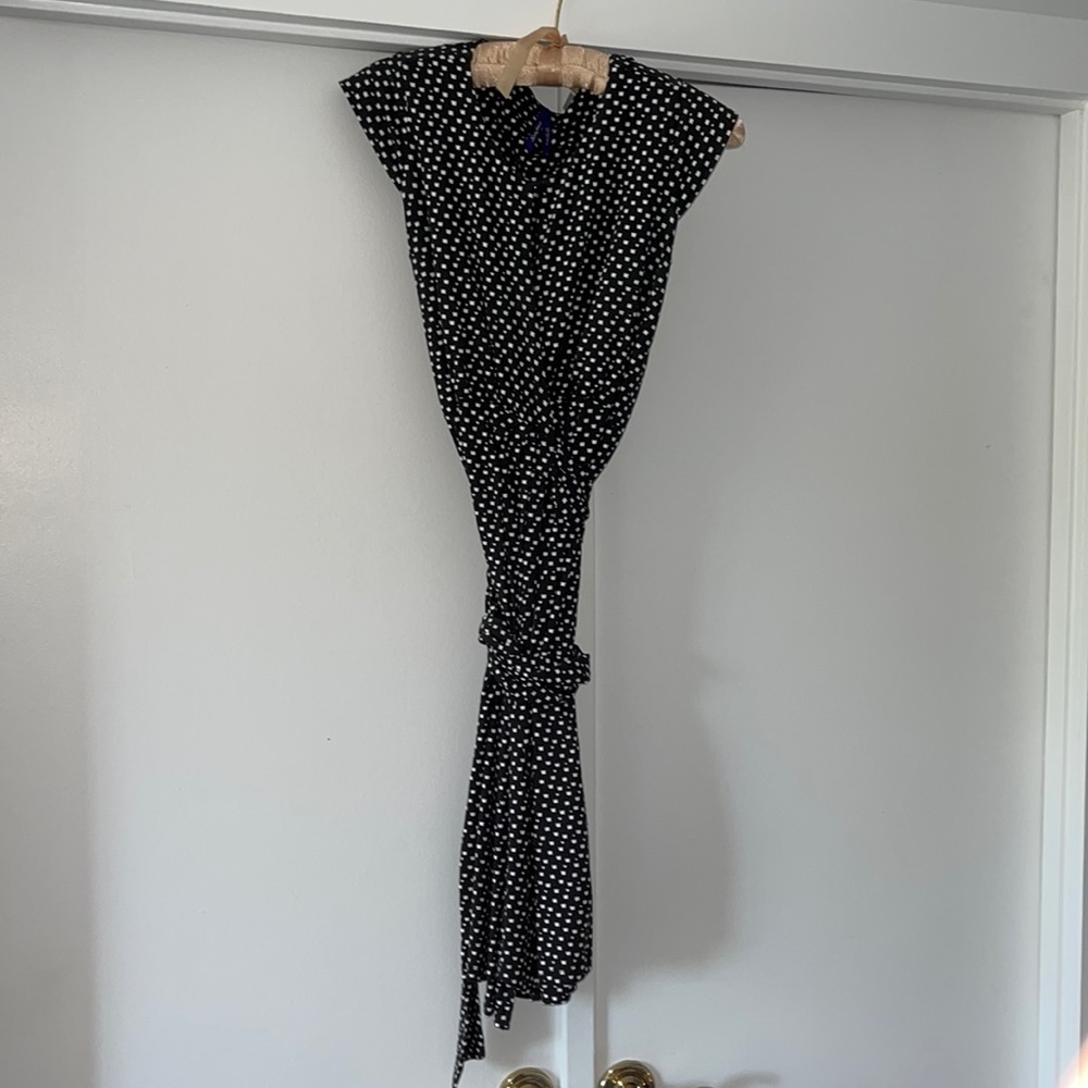 Seráphine maternity wrap dress; black and white spots. Wrap with button.